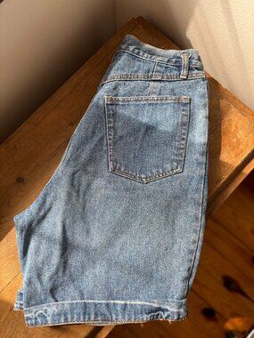 1990s Mid Wash High Rise Jorts | 29" waist